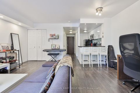 Photo 4 at 1010 - 717 Bay Street, Bay Street Corridor, Toronto