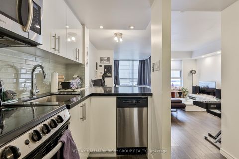 Photo 10 at 1010 - 717 Bay Street, Bay Street Corridor, Toronto