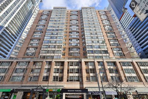 Photo 16 at 1010 - 717 Bay Street, Bay Street Corridor, Toronto