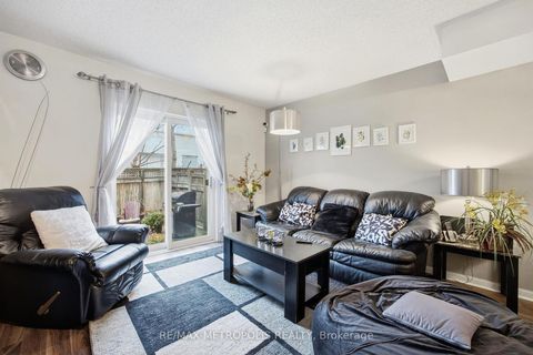 Photo 6 at 40 - 21 Replin Road, Lawrence, Toronto