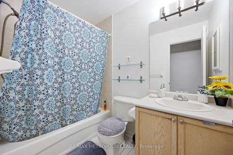 Photo 17 at 40 - 21 Replin Road, Lawrence, Toronto