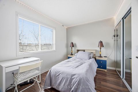 Photo 19 at 40 - 21 Replin Road, Lawrence, Toronto