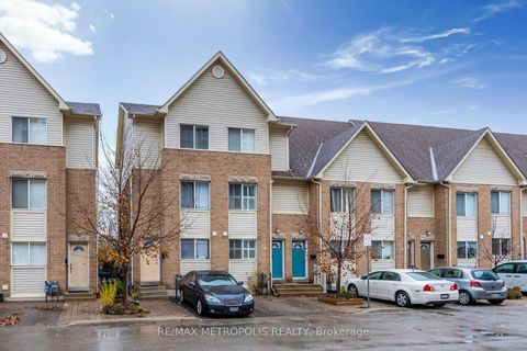 Photo 21 at 40 - 21 Replin Road, Lawrence, Toronto