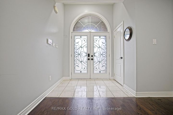 Photo 4 at 35 Abitibi Lake Drive, Wellington, Brampton