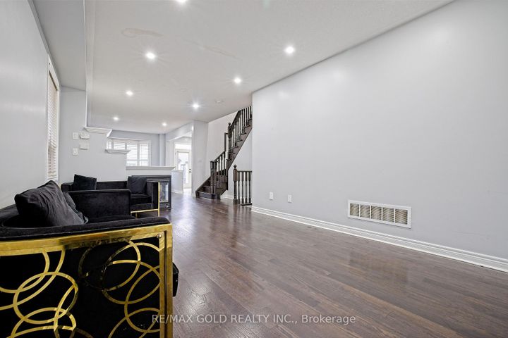 Photo 6 at 35 Abitibi Lake Drive, Wellington, Brampton