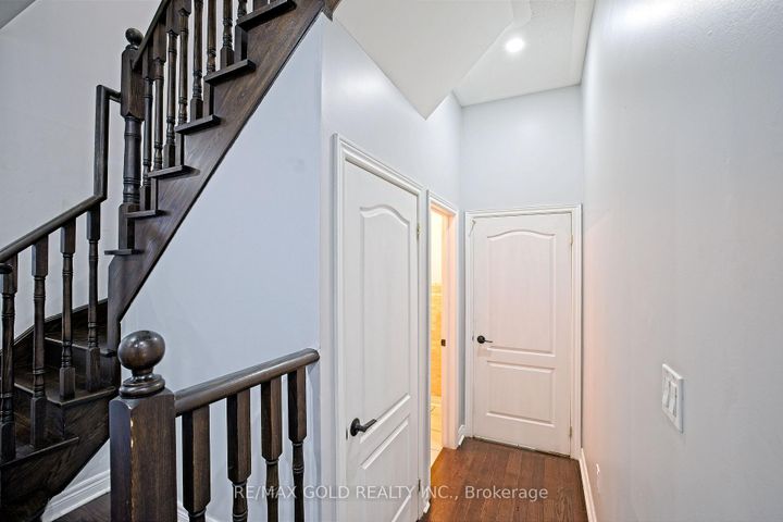 Photo 16 at 35 Abitibi Lake Drive, Wellington, Brampton