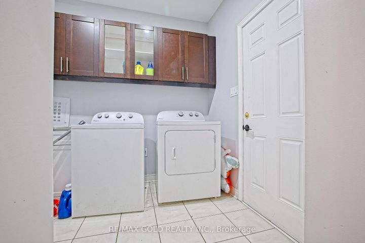 Photo 18 at 35 Abitibi Lake Drive, Wellington, Brampton