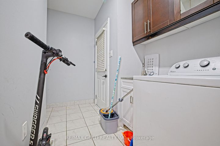 Photo 21 at 35 Abitibi Lake Drive, Wellington, Brampton