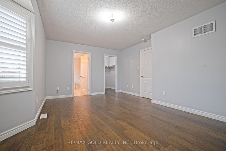 Photo 26 at 35 Abitibi Lake Drive, Wellington, Brampton