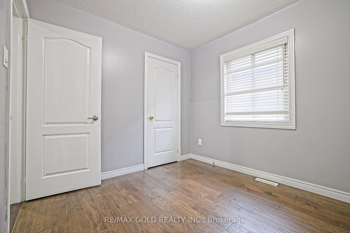 Photo 31 at 35 Abitibi Lake Drive, Wellington, Brampton