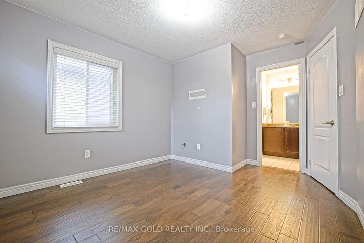 Photo 34 at 35 Abitibi Lake Drive, Wellington, Brampton