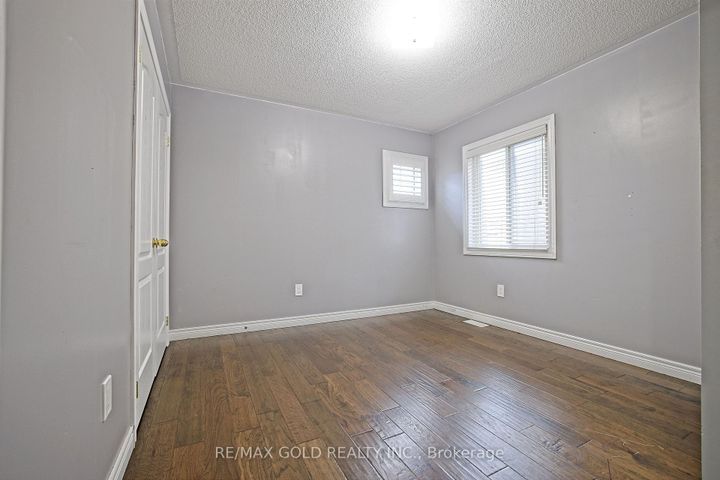 Photo 35 at 35 Abitibi Lake Drive, Wellington, Brampton