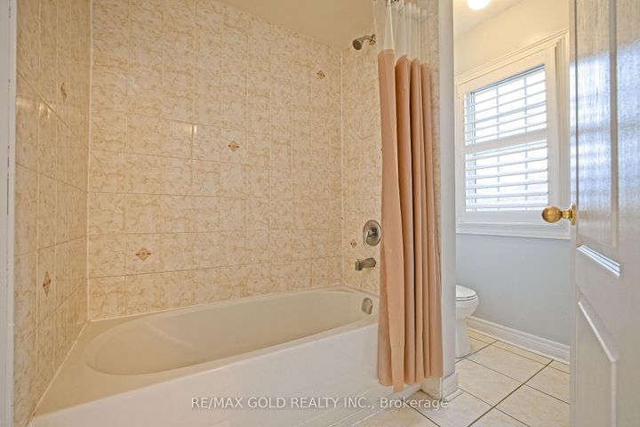 Photo 38 at 35 Abitibi Lake Drive, Wellington, Brampton