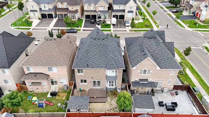 Photo 43 at 35 Abitibi Lake Drive, Wellington, Brampton