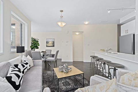 Photo 5 at 2 Curlew Drive, Donalda, Toronto