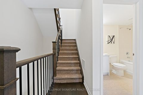 Photo 9 at 2 Curlew Drive, Donalda, Toronto