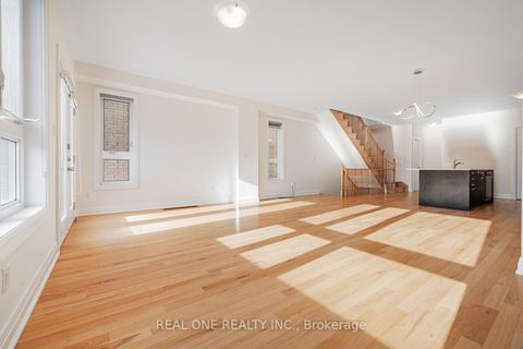 Photo 16 at 5 Gridiron Gate, Vellore Village, Vaughan