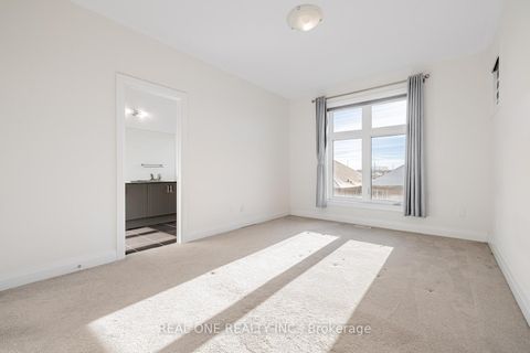 Photo 26 at 5 Gridiron Gate, Vellore Village, Vaughan