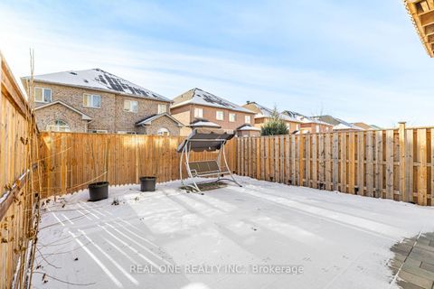 Photo 36 at 5 Gridiron Gate, Vellore Village, Vaughan