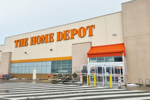 Photo 39 at 5 Gridiron Gate, Vellore Village, Vaughan