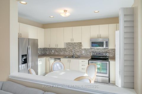 Photo 12 at 63 Snowy Meadow Avenue, Oak Ridges, Richmond Hill