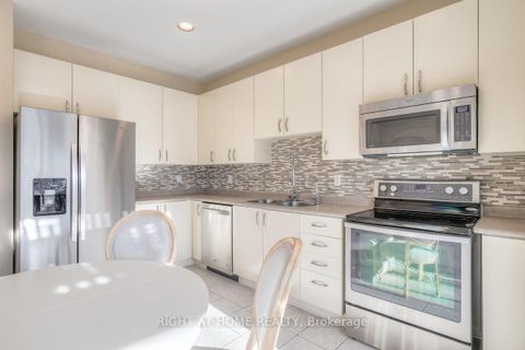 Photo 14 at 63 Snowy Meadow Avenue, Oak Ridges, Richmond Hill