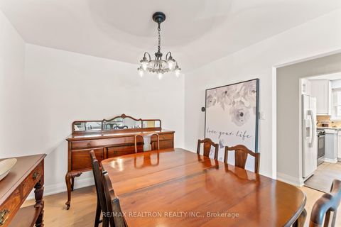 Photo 8 at 92 Elise Terrace, Newtonbrook West, Toronto