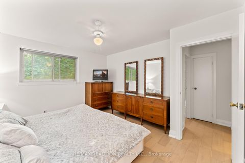 Photo 17 at 92 Elise Terrace, Newtonbrook West, Toronto
