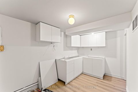 Photo 33 at 92 Elise Terrace, Newtonbrook West, Toronto