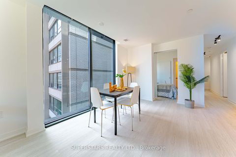 Photo 7 at 717 - 195 McCaul Street, Chinatown, Toronto