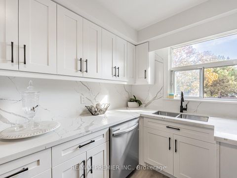 Photo 4 at 1368 Tansley Drive, WO West, Oakville