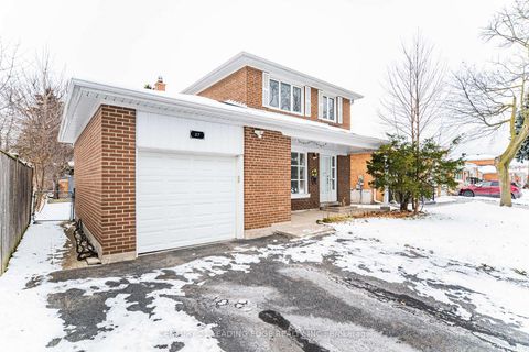 Photo 2 at 27 Hookwood Drive, Agincourt North, Toronto