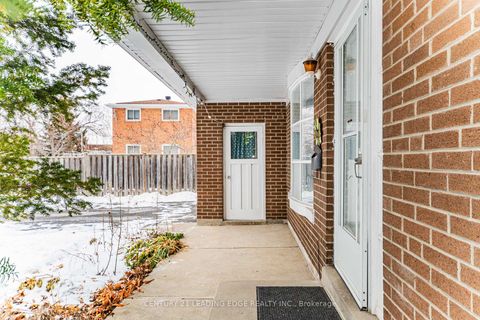 Photo 3 at 27 Hookwood Drive, Agincourt North, Toronto