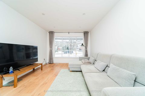 Photo 7 at 27 Hookwood Drive, Agincourt North, Toronto