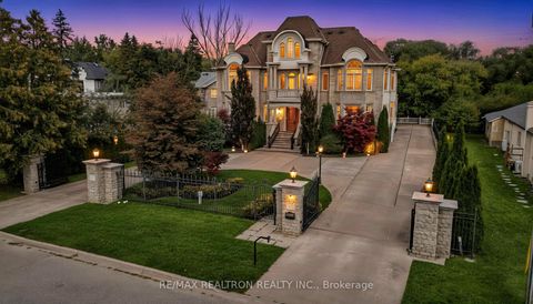 Photo 1 at 21 Boyle Drive, South Richvale, Richmond Hill