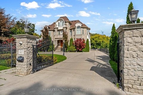 Photo 3 at 21 Boyle Drive, South Richvale, Richmond Hill