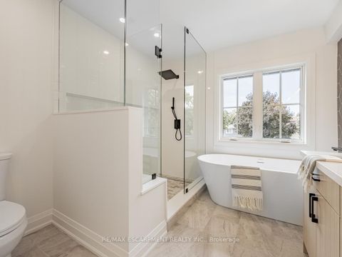 Photo 25 at 2212 Urwin Crescent, WO West, Oakville