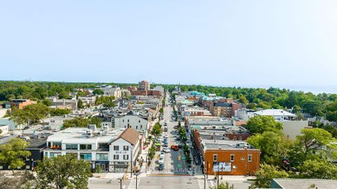 Photo 2 at 708 - 100 Lakeshore Road E, OO Old Oakville, Oakville