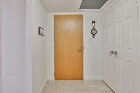 Photo 5 at 708 - 100 Lakeshore Road E, OO Old Oakville, Oakville