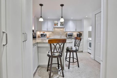 Photo 6 at 708 - 100 Lakeshore Road E, OO Old Oakville, Oakville