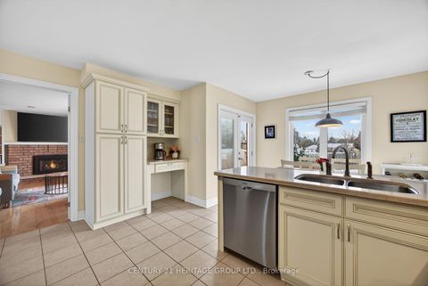 Photo 13 at 6 Heritage Road, Cookstown, Innisfil