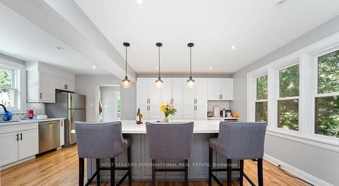 Photo 5 at 98 Blake Street, North Shore, Barrie