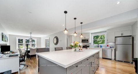 Photo 6 at 98 Blake Street, North Shore, Barrie