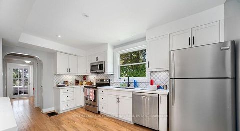 Photo 8 at 98 Blake Street, North Shore, Barrie