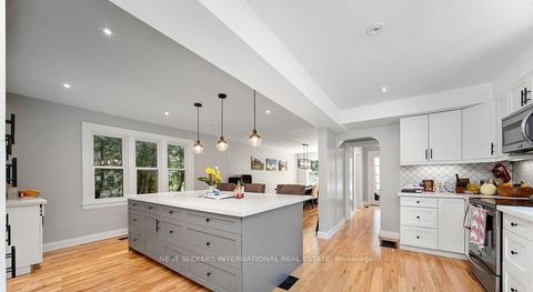 Photo 9 at 98 Blake Street, North Shore, Barrie