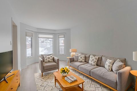 Photo 1 at 62 O'Shaughnessy Crescent, Holly, Barrie