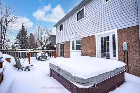 Photo 13 at 62 O'Shaughnessy Crescent, Holly, Barrie