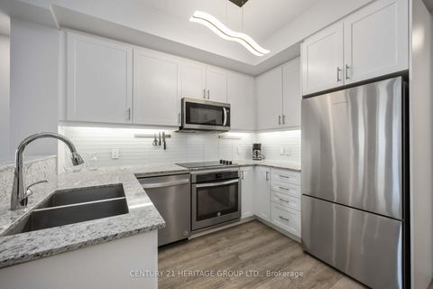 Photo 11 at 201 - 9618 Yonge Street, North Richvale, Richmond Hill