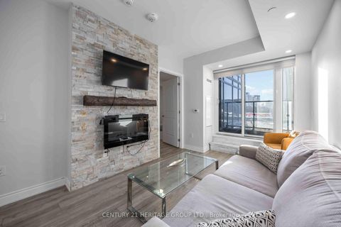 Photo 17 at 201 - 9618 Yonge Street, North Richvale, Richmond Hill