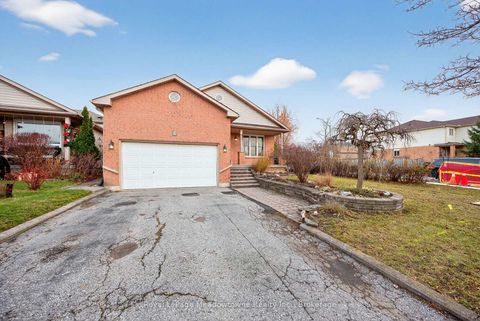 Photo 1 at 1 Draper Crescent, Painswick North, Barrie